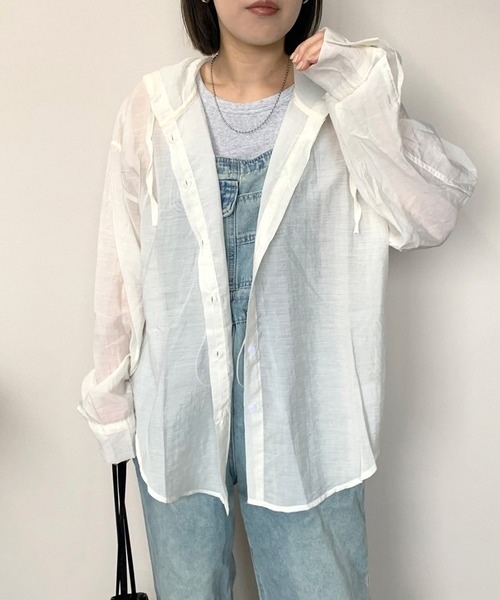 CRB（シーアールビー）の「フード付きシアーシャツ（シャツ/ブラウス・レディース・ベージュ/パープル/アイボリー/ライム/グリーン/ピンク/イエロー・F）」の2枚目の写真