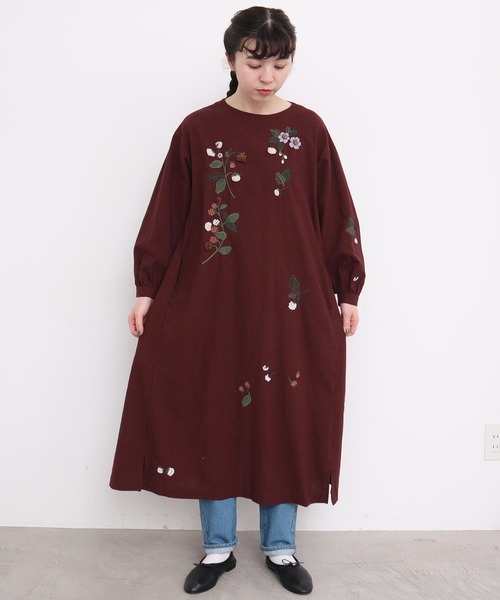 l'atelier du savon(アトリエドサボン)の「●立体刺繍 ラズベリーの実 ワンピース(ワンピース・レディース・ブラック/レッド・FREE)」の6枚目の写真