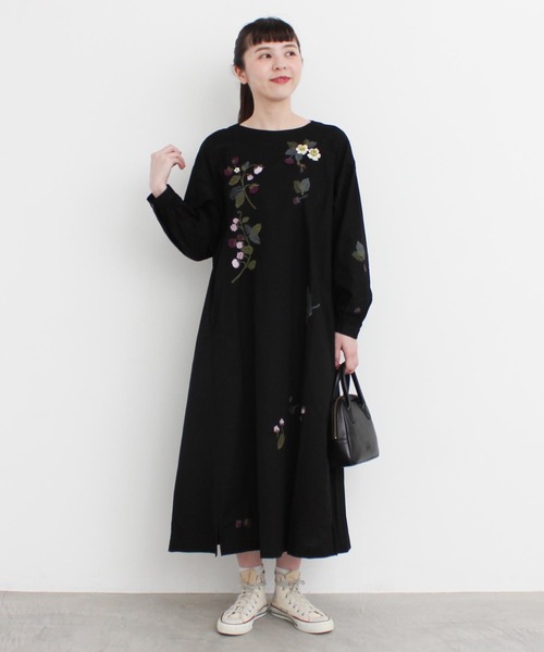 l'atelier du savon(アトリエドサボン)の「●立体刺繍 ラズベリーの実 ワンピース(ワンピース・レディース・ブラック/レッド・FREE)」の17枚目の写真