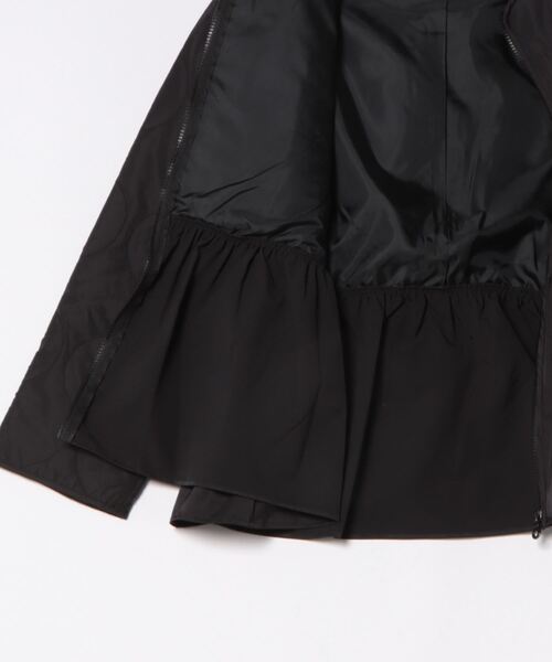 INTERPLANET（インタープラネット）の「タフタ＊キルトペプラムショートコート（その他アウター・レディース・オフホワイト/ブラック・FREE）」の3枚目の写真