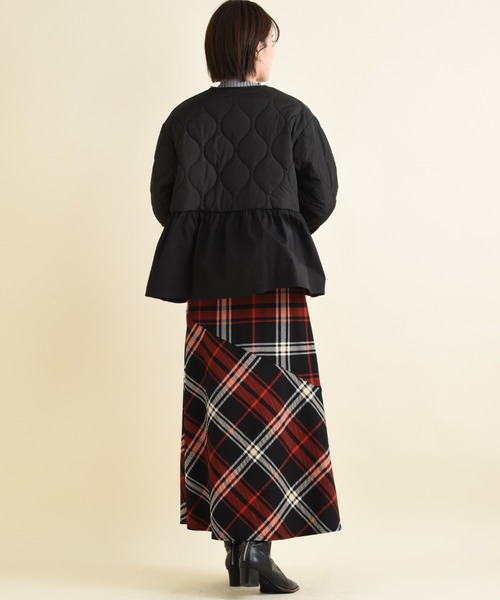 INTERPLANET（インタープラネット）の「タフタ＊キルトペプラムショートコート（その他アウター・レディース・オフホワイト/ブラック・FREE）」の19枚目の写真