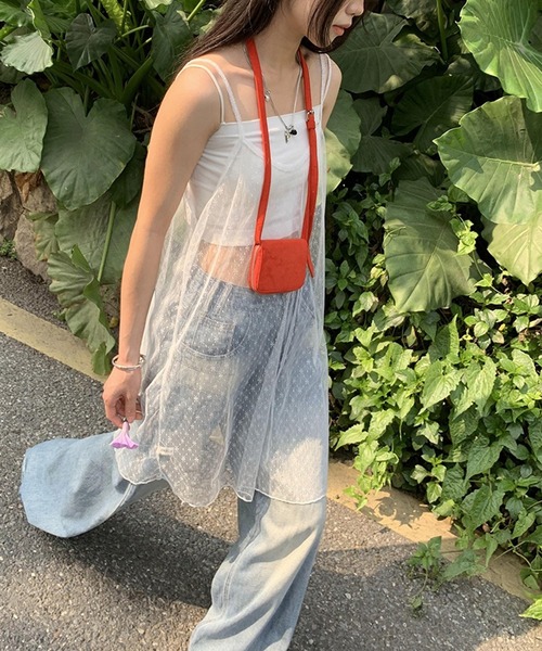 LYEON(リヨン)の「シアーチュールキャミワンピース(ワンピース・レディース・ブラック/オフホワイト・FREE)」の16枚目の写真