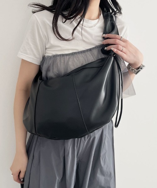 ソフトメタリックシャーリングショルダーバッグ／softmetallic  