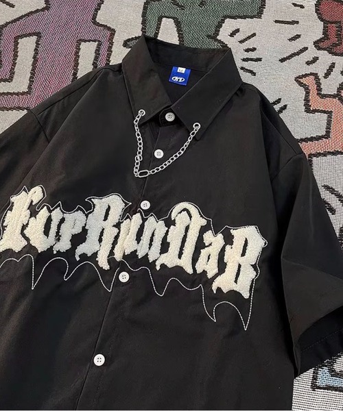 B'day（ビーデイ）の「【 B'day / ビーデー 】チェーン付きサガラ刺繍ロゴ半袖シャツ（シャツ/ブラウス・メンズ・ブラック/サックスブルー/ホワイト・X-LARGE/XX-LARGE/XXX-LARGE）」の4枚目の写真