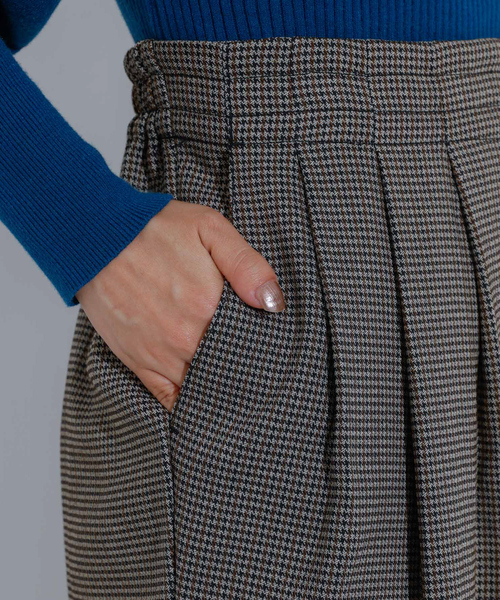 NOMINE（ノミネ）の「【セットアップ着用可】チェック タック ワイドパンツ（スラックス・レディース・グレー・M/S）」の12枚目の写真