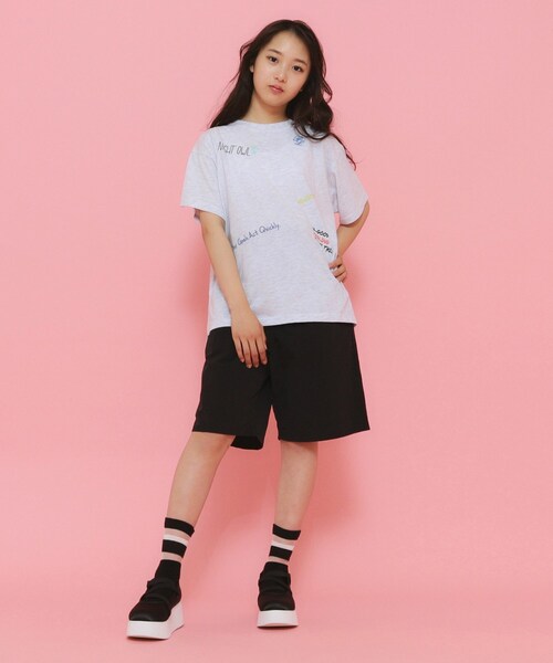 PINK-latte(ピンクラテ)の「◆【130cmあり】ミックスロゴゆるTシャツ(Tシャツ/カットソー・キッズ・ライトグレー/オフホワイト/チャコールグレー・13/14/15 /16)」の11枚目の写真