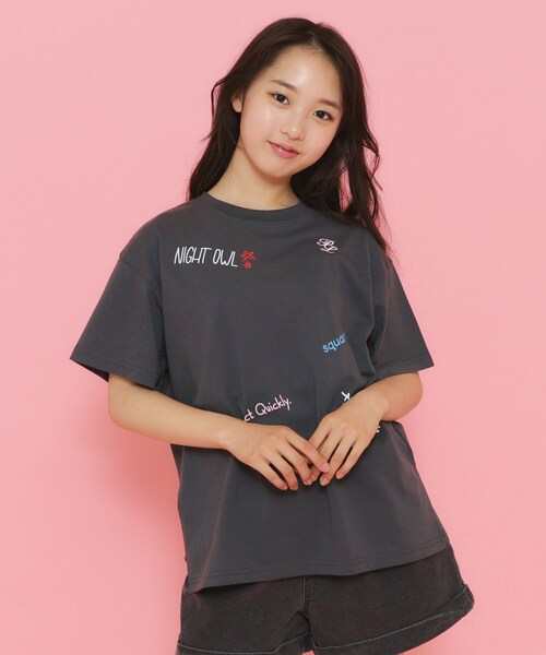 PINK-latte(ピンクラテ)の「◆【130cmあり】ミックスロゴゆるTシャツ(Tシャツ/カットソー・キッズ・ライトグレー/オフホワイト/チャコールグレー・13/14/15 /16)」の13枚目の写真