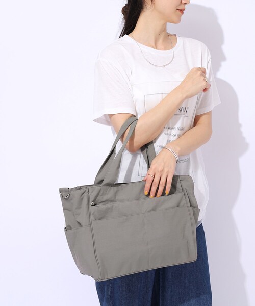 SHOO・LA・RUE(シューラルー)の「◆【撥水/2WAY/キャリーオン】10ポケスクエアミニボストンバッグ(ボストンバッグ・レディース・ベージュ/ブラック/ダークグレー・00)」の10枚目の写真