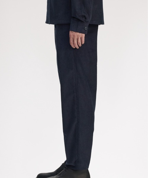 FRED PERRY（フレッドペリー）の「Tapered Corduroy Trouser／テーパードコーデュロイトラウザー（その他パンツ・メンズ・ダークグリーン/ネイビー・28/30/32）」の4枚目の写真