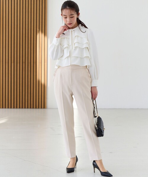 組曲（クミキョク）の「コンフォータブルドレープ フリルブラウス（シャツ/ブラウス・レディース・アイボリー系/ネイビー系/ホワイト系・2/3）」の21枚目の写真