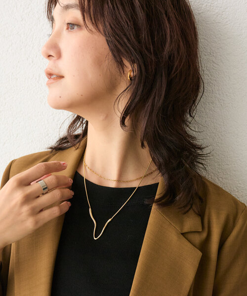RIVE DROITE（リヴドロワ）の「【首元にポイントを】カーブモチーフショートネックレス（ネックレス・レディース・シルバー/ゴールド・FREE）」の5枚目の写真