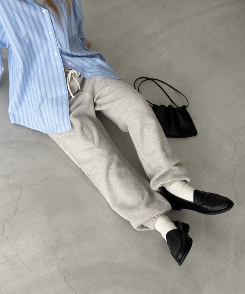 CANAL JEAN（キャナルジーン）の「El mar　裏起毛スウェットジョガーパンツ（スウェットパンツ・レディース・ライトグレー/クリーム・ONE SIZE）」の2枚目の写真