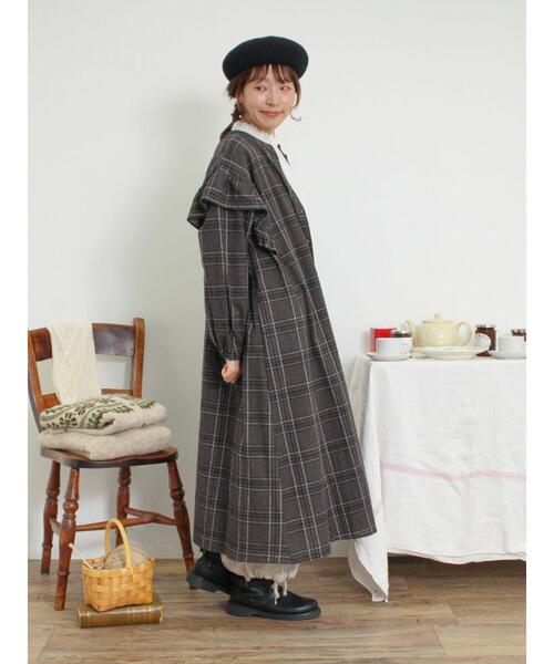 Samansa Mos2（サマンサ モスモス）の「【S/Mサイズ】柄アソート袖フリルスタンドネック前後2WAYワンピース（ワンピース・レディース・チャコールグレー/サックスブルー/ベージュ/レッド・S/M）」の2枚目の写真