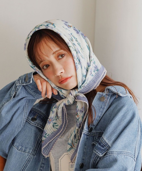 mysty woman（ミスティウーマン）の「フラワープリントスカーフ  292591（バンダナ/スカーフ・レディース・グリーン/パープル/ラベンダー・FREE）」の3枚目の写真