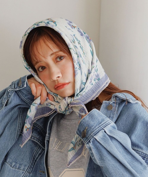 mysty woman（ミスティウーマン）の「フラワープリントスカーフ  292591（バンダナ/スカーフ・レディース・グリーン/パープル/ラベンダー・FREE）」の6枚目の写真