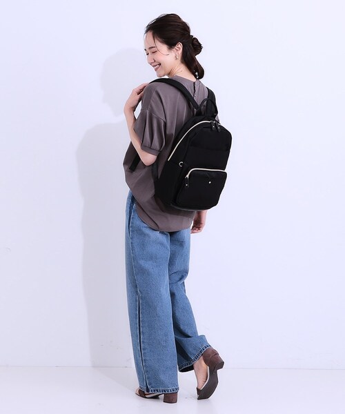 SHOO・LA・RUE(シューラルー)の「【撥水/背中ポケット】整理整頓できちゃうリュック(バックパック/リュック・レディース・グレー系3/ブラック系5/ブラック系4・00)」の8枚目の写真