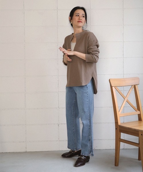 Bou Jeloud(ブージュルード)の「裾スリット ストレッチデニムフレアパンツ(デニムパンツ・レディース・ブルー/ホワイト系その他/インディゴブルー・LARGE/MEDIUM)」の14枚目の写真