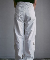 2/9号室（かおこ&ひろと） Nylon Tuck Cargo Pants INTER FACTORY（インターファクトリー）の「2/9号室（かおこ