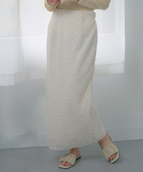 MAGASIN DE MODE Chou Chou(マガジンデモードシュシュ)の「【MAGASIN DE MODE Chou Chou】シアー ミニフリンジジャガード タイトスカート XNN(スカート・レディース・アイボリー/ブルー・FREE)」の1枚目の写真