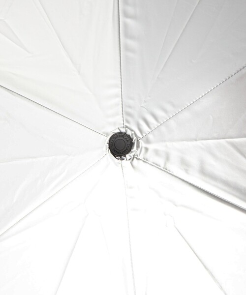 Traditional Weatherwear（トラディショナルウェザーウェア）の「【別注】＜Traditional Weatherwear＞ライト ウェイト アンブレラ / 折りたたみ傘 / レイン / 晴雨兼用 -UVカット-（折りたたみ傘・レディース・シルバー/ゴールド・FREE）」の7枚目の写真