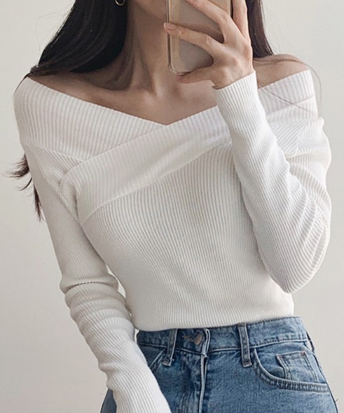 Teem Store(チームストア)の「オフショルダー カシュクールリブニット(ニット/セーター・レディース・ピンク/ブラック/グレー/ベージュ/ホワイト・F)」の6枚目の写真