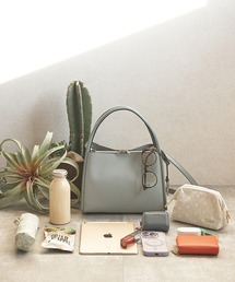 Ungrid | 【Ungrid/アングリッド】軽量ソフトシュリンク　プレートチャーム付ハンドバッグ(ハンドバッグ)