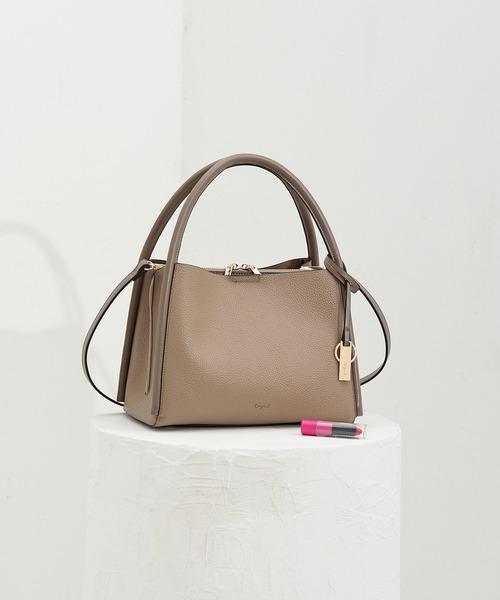 Ungrid(アングリッド)の「【Ungrid/アングリッド】軽量ソフトシュリンク プレートチャーム付ハンドバッグ(ハンドバッグ・レディース・ブラック/オリーブ/アイボリー/グレイッシュベージュ/ダークベージュ・FREE)」の5枚目の写真