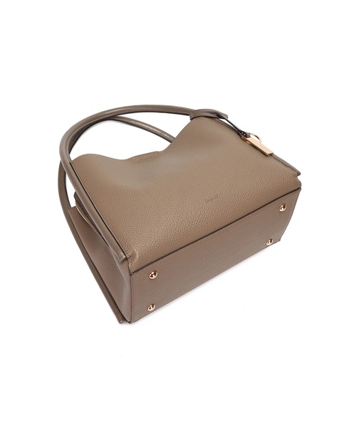 Ungrid(アングリッド)の「【Ungrid/アングリッド】軽量ソフトシュリンク プレートチャーム付ハンドバッグ(ハンドバッグ・レディース・ブラック/オリーブ/アイボリー/グレイッシュベージュ/ダークベージュ・FREE)」の22枚目の写真