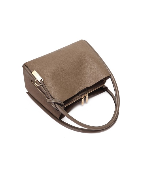 Ungrid(アングリッド)の「【Ungrid/アングリッド】軽量ソフトシュリンク プレートチャーム付ハンドバッグ(ハンドバッグ・レディース・ブラック/オリーブ/アイボリー/グレイッシュベージュ/ダークベージュ・FREE)」の21枚目の写真