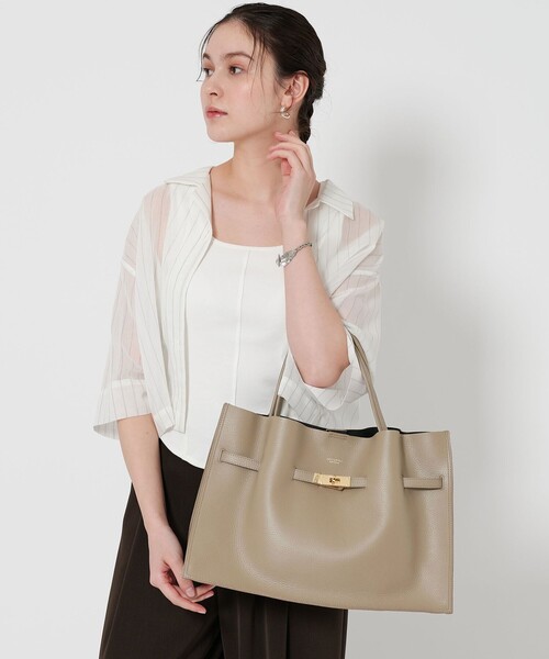 VIOLAd'ORO（ヴィオラドーロ）の「＜VIOLAd’ORO＞Wフェイス レザー トートバッグ（トートバッグ・レディース・ブラック/ダークグレー/モカ・FREE）」の4枚目の写真