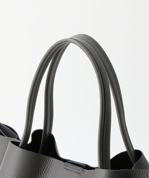 VIOLAd'ORO（ヴィオラドーロ）の「＜VIOLAd’ORO＞Wフェイス レザー トートバッグ（トートバッグ・レディース・ブラック/ダークグレー/モカ・FREE）」の13枚目の写真