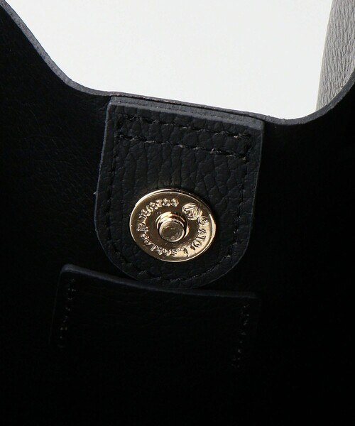 VIOLAd'ORO（ヴィオラドーロ）の「＜VIOLAd’ORO＞Wフェイス レザー トートバッグ（トートバッグ・レディース・ブラック/ダークグレー/モカ・FREE）」の16枚目の写真