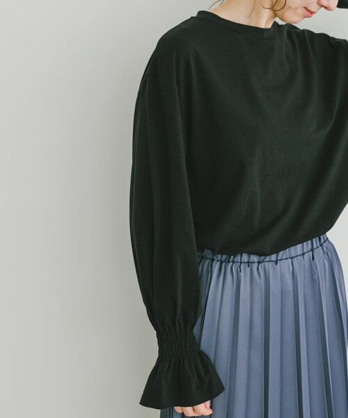 ITEMS URBANRESEARCH（アイテムズ アーバンリサーチ）の「フハクライクソデギャザープルオーバー（Tシャツ/カットソー・レディース・オフホワイト/ブラック/ストライプ・FREE）」の9枚目の写真