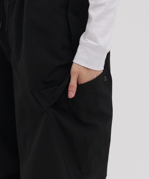 marka(マーカ)の「別注 OVER PANTS(カーゴパンツ・メンズ・ブラック/ダークグリーン・1/2)」の16枚目の写真