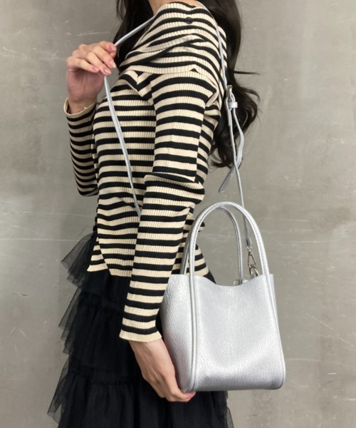 tolene(トレネ)の「ポーチ付き 2way ショルダーバッグ ハンドバッグ(ショルダーバッグ・レディース・ホワイト/ブラック/シルバー・ONE SIZE)」の3枚目の写真