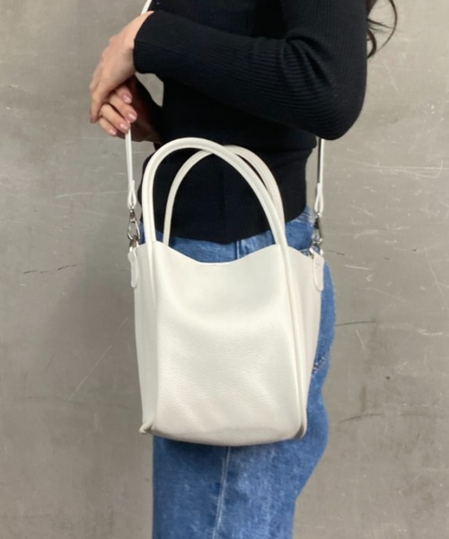 tolene(トレネ)の「ポーチ付き 2way ショルダーバッグ ハンドバッグ(ショルダーバッグ・レディース・ホワイト/ブラック/シルバー・ONE SIZE)」の22枚目の写真