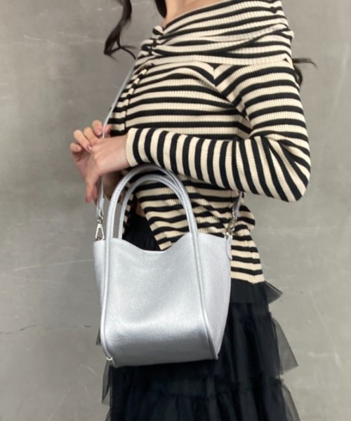 tolene(トレネ)の「ポーチ付き 2way ショルダーバッグ ハンドバッグ(ショルダーバッグ・レディース・ホワイト/ブラック/シルバー・ONE SIZE)」の6枚目の写真