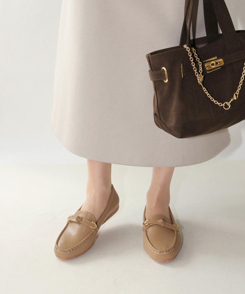 Fin(フィン)の「リボンモカシン【低反発スポンジ入り】(モカシン/デッキシューズ・レディース・ブラック/ベージュ/シルバー/アイボリー・22.5cm/23cm/23.5cm/24cm/24.5cm)」の3枚目の写真