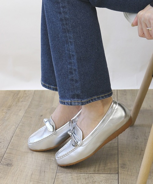 Fin(フィン)の「リボンモカシン【低反発スポンジ入り】(モカシン/デッキシューズ・レディース・ブラック/ベージュ/シルバー/アイボリー・22.5cm/23cm/23.5cm/24cm/24.5cm)」の16枚目の写真