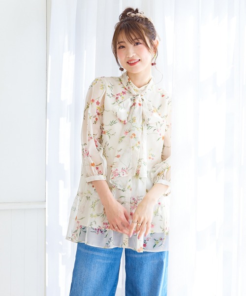 Rose Tiara(ローズティアラ)の「ボタニカルフラワーティアードブラウス(シャツ/ブラウス・レディース・ベージュ/ブラック・46/38/42)」の17枚目の写真