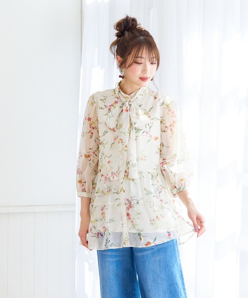 Rose Tiara(ローズティアラ)の「ボタニカルフラワーティアードブラウス(シャツ/ブラウス・レディース・ベージュ/ブラック・46/38/42)」の18枚目の写真