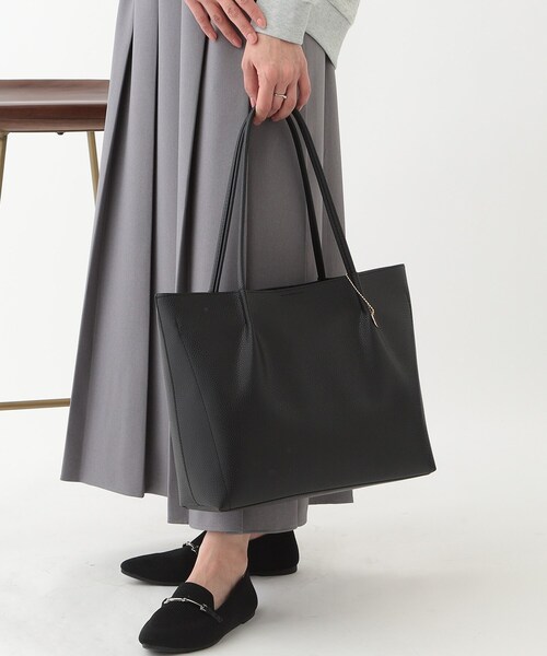 SHOO・LA・RUE（シューラルー）の「【軽量／A4】つまみハンドルトートバッグ（トートバッグ・レディース・グリーン/アイボリー/ブラック/ナチュラル・00）」の8枚目の写真