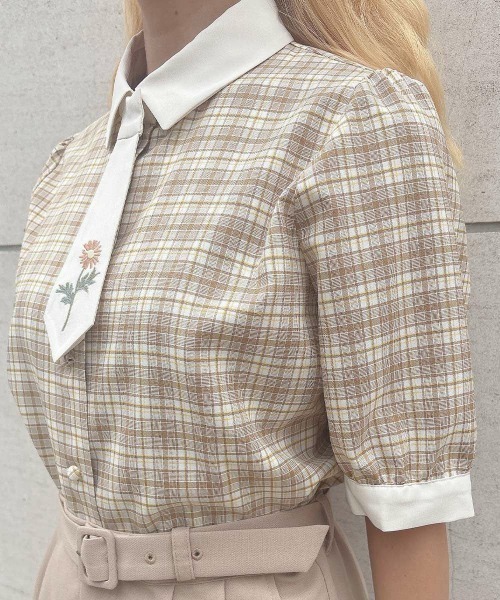 F i.n.t（フィント）の「マーガレット刺繍タイ付きチェックシャツ/ fint　フィント（シャツ/ブラウス・レディース・ネイビー×ホワイト/ベージュ・FREE）」の14枚目の写真