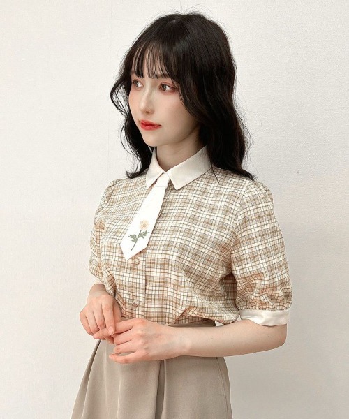 F i.n.t（フィント）の「マーガレット刺繍タイ付きチェックシャツ/ fint　フィント（シャツ/ブラウス・レディース・ネイビー×ホワイト/ベージュ・FREE）」の19枚目の写真