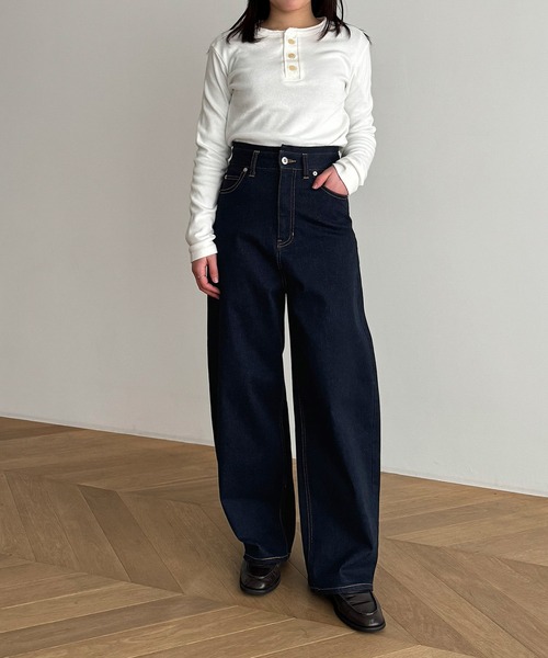 CANAL JEAN(キャナルジーン)の「ハイウエストワイドカーブデニム(デニムパンツ・レディース・ネイビー・マルチサイズ)」の2枚目の写真