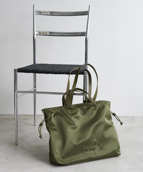 カラクラの筐体にiPadの液晶とHDMIコントローラーを組み込んだもの VESA