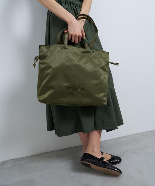 LANVIN en Bleu(ランバンオンブルー)の「サテンナイロンドロストトートバッグ大(トートバッグ・レディース・ブラック/カーキ/ネイビー・FREE)」の14枚目の写真
