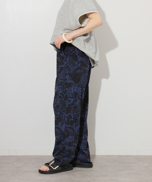 JOURNAL STANDARD relume（ジャーナルスタンダード　レリューム）の「ボタニカルプリントパンツ（その他パンツ・レディース・ベージュ/ネイビー・FREE）」の14枚目の写真