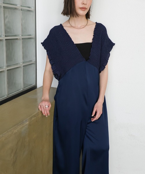 select MOCA（セレクトモカ）の「【オケージョン/結婚式】シャーリングデザインオールインワン（パンツドレス・レディース・ネイビー/ブラック・FREE）」の3枚目の写真