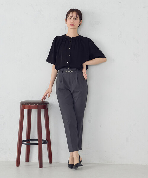 COMME CA MODELS(コムサモデルズ)の「【美しいベーシックパンツ】テーパードパンツ(その他パンツ・レディース・グレイッシュベージュ/テラコッタ/チャコール/ネイビー・X-SMALL/SMALL/MEDIUM/LARGE/X-LARGE)」の16枚目の写真